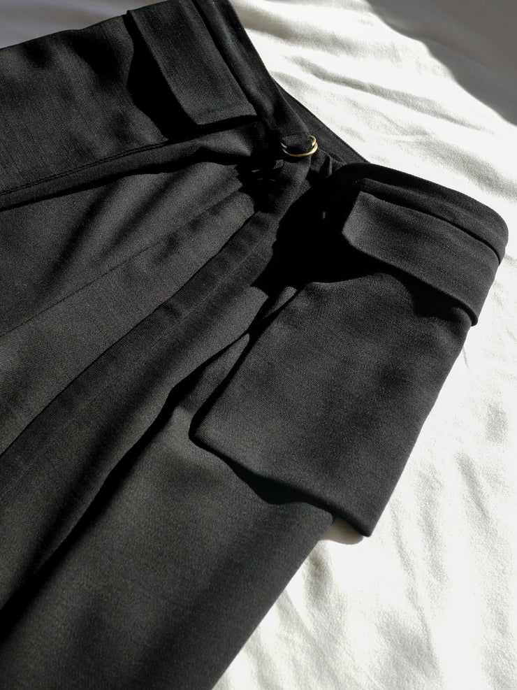 DAX black wool pant-L with button hole defect