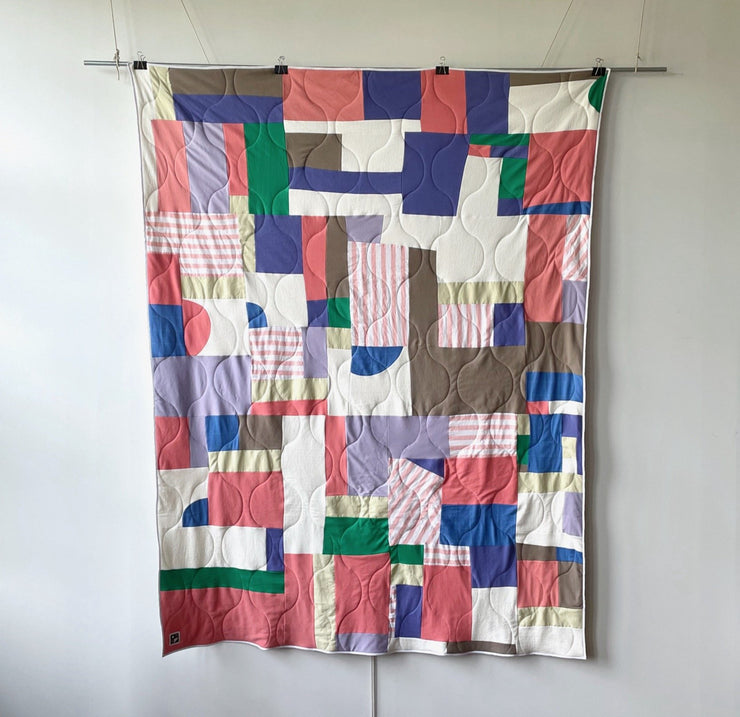 LE POINT VISIBLE quilted blanket 